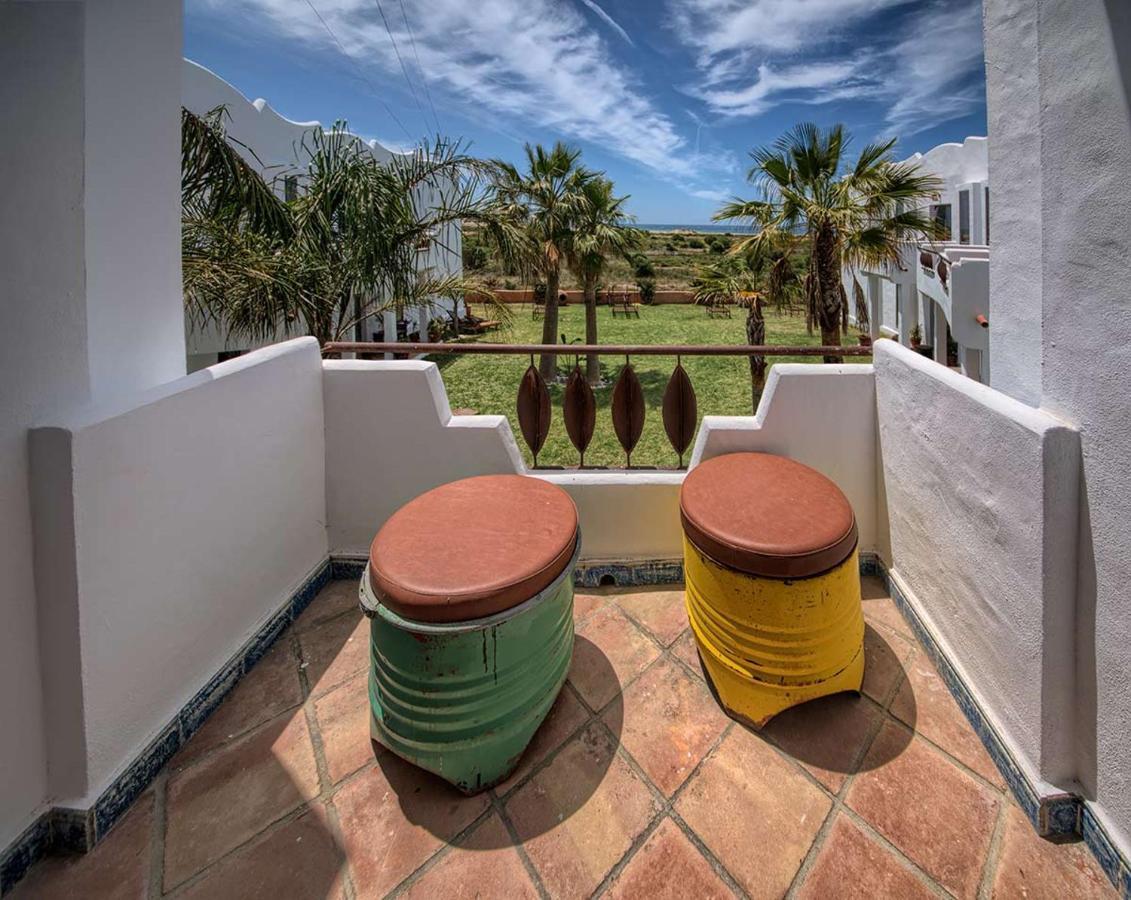Apartamentos Turisticos Bahia De Trafalgar Саора Экстерьер фото