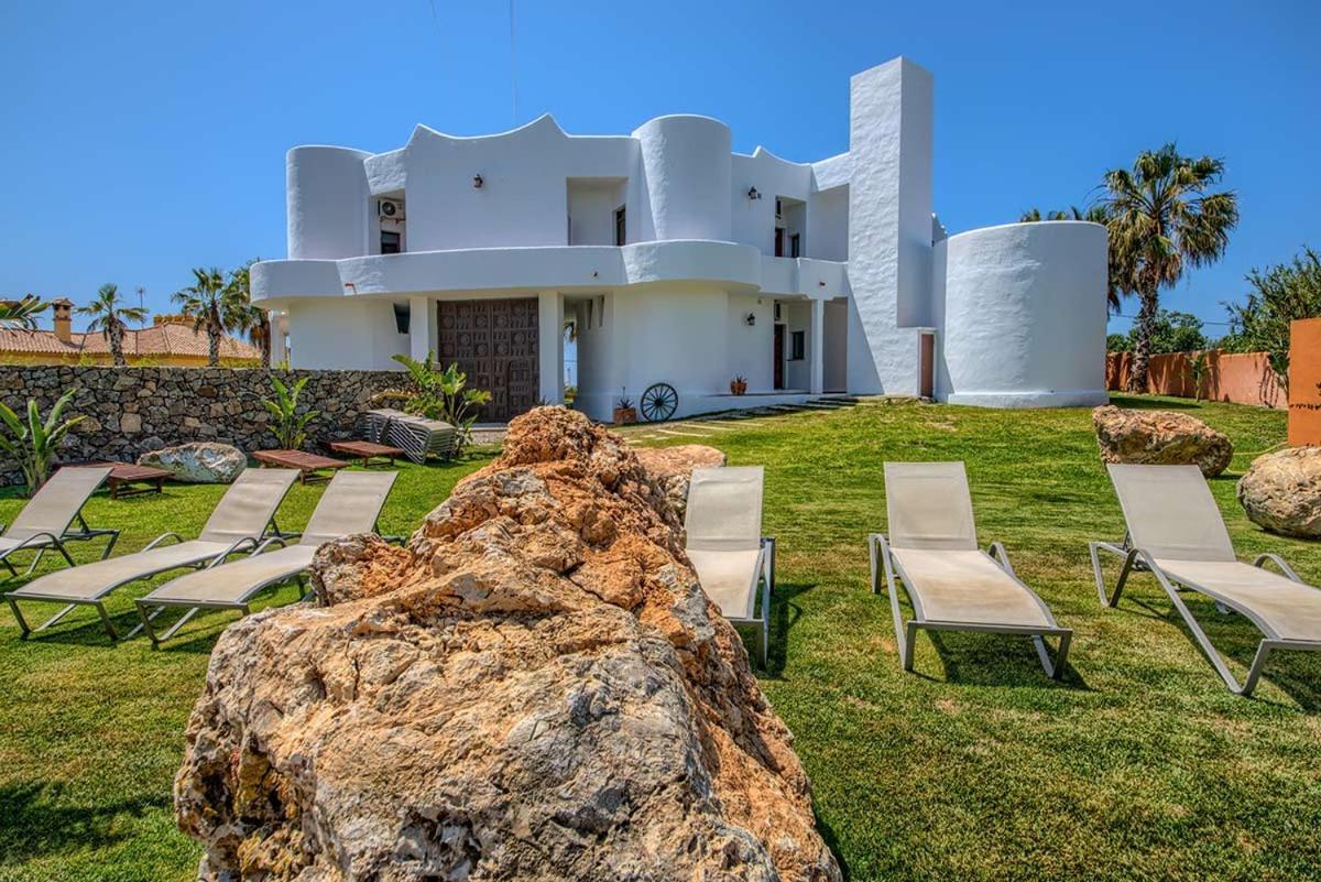 Apartamentos Turisticos Bahia De Trafalgar Саора Экстерьер фото